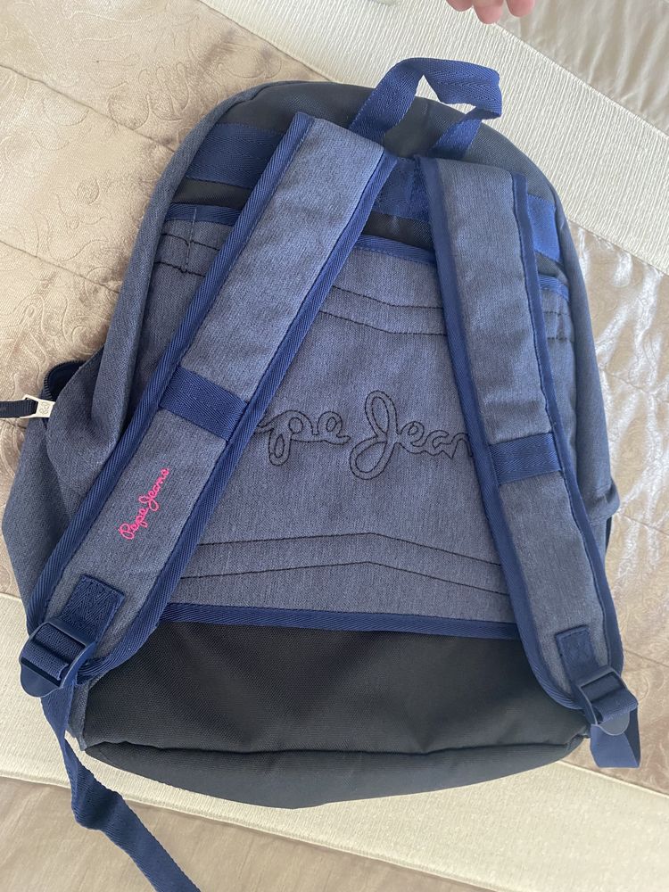 Mochila pepe jeans como nova