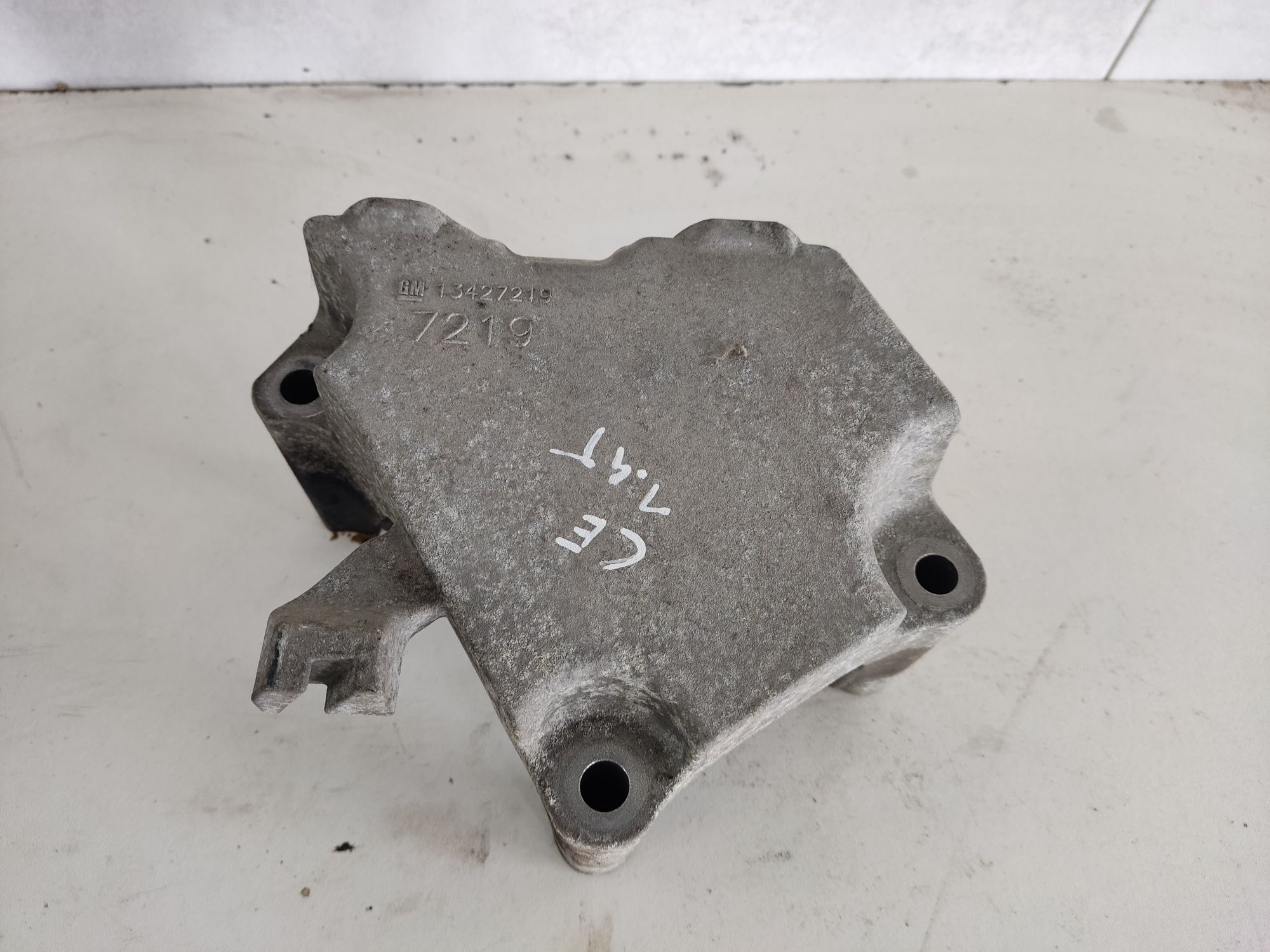 Opel Corsa E Adam Łapa mocowanie silnika 1.4 Turbo
