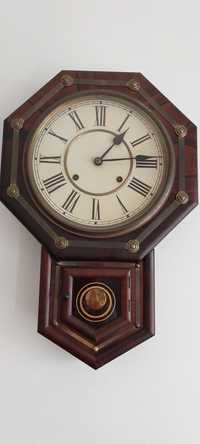 Relógio de pêndulo, madeira castanha
