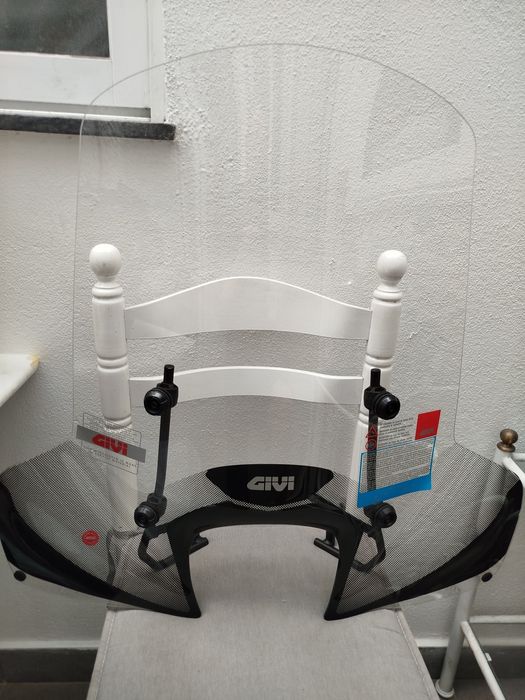 Resguardo Givi corta vento para Mota.Completo.