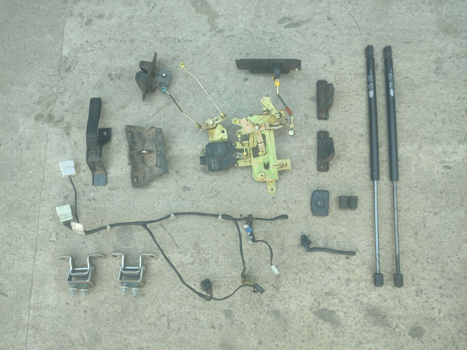 Продам замок крышки багажника на SsangYong rexton