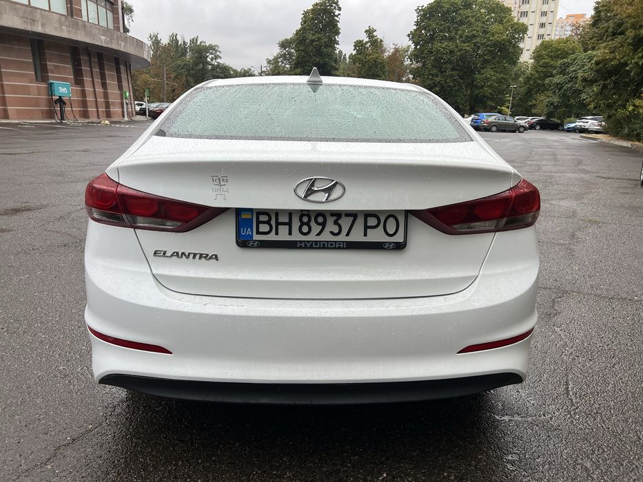 Hyundai Elantra 2016 год Автомат