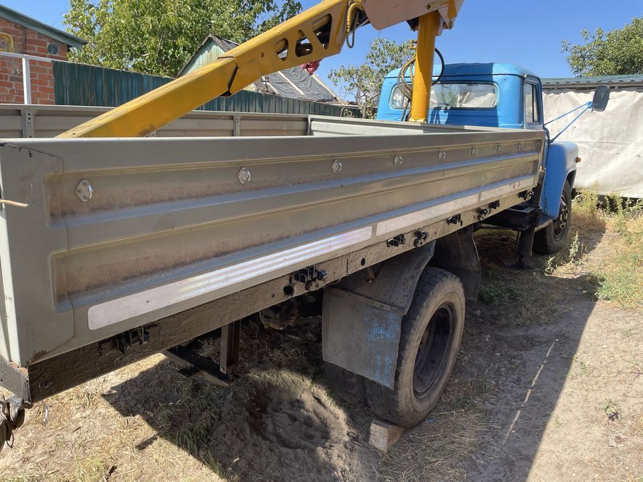 Газ 53 бортовой с гидрокраном