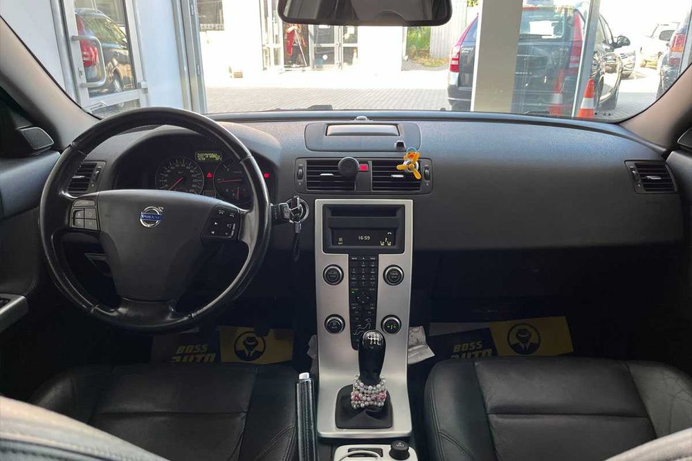 Volvo V50 2011 року