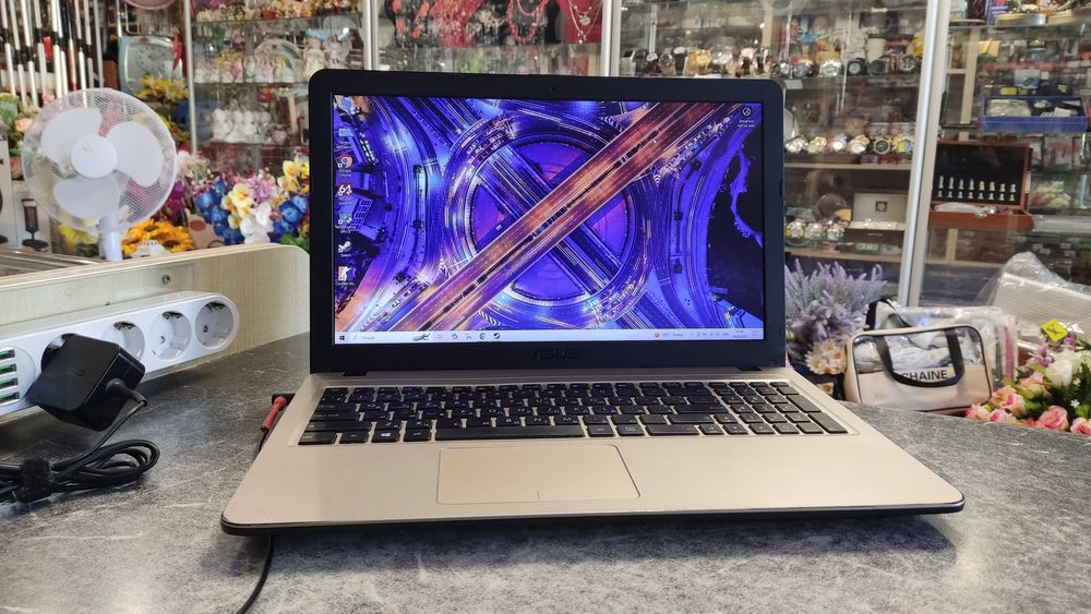 Продам Asus r540u