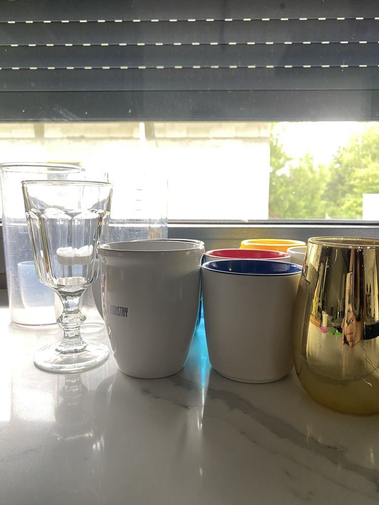 Oddam kubki i szklanki