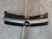 Opel Astra H grill atrapa chłodnicy chrom wysyłka kolor kod Z163