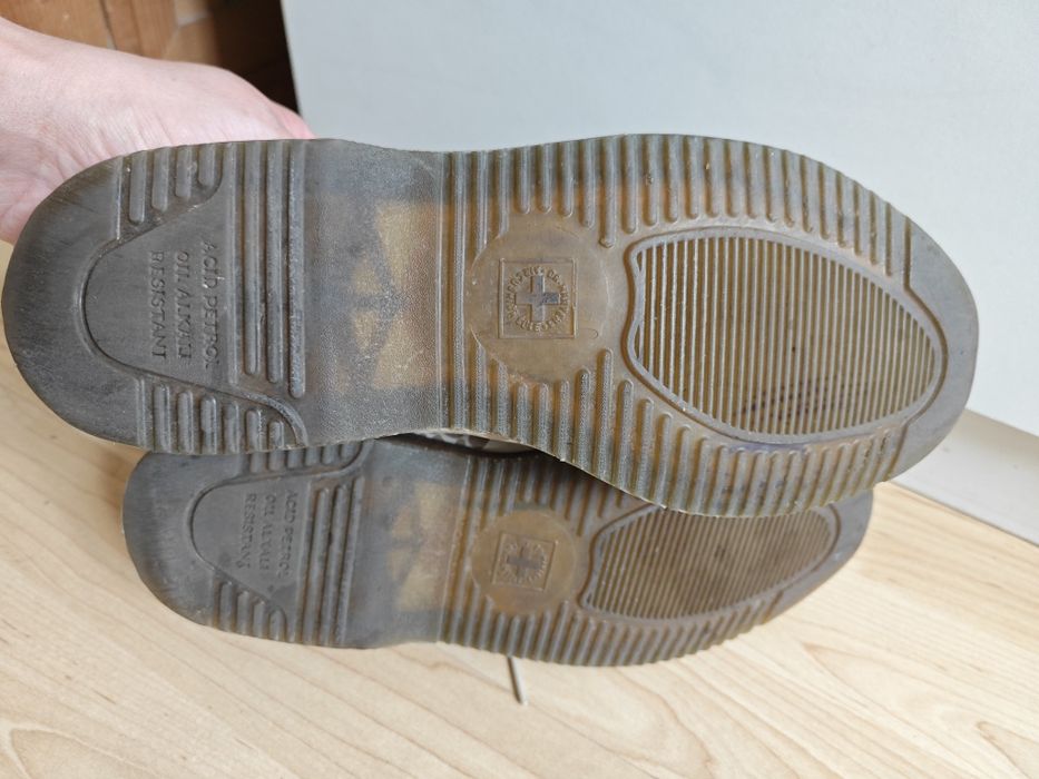 Martensy w czachy , skórzane , rozmiar 39