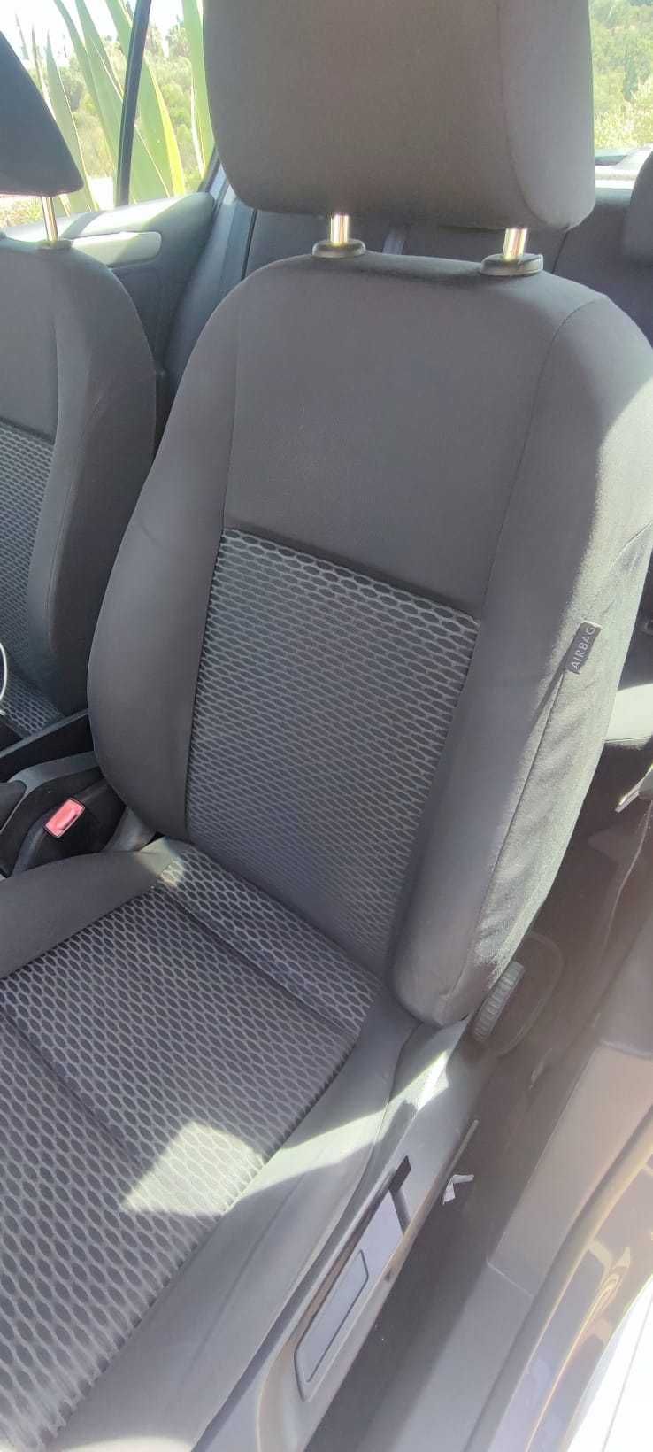Volkswagen Golf VI  1.6 Tdi 90 cv