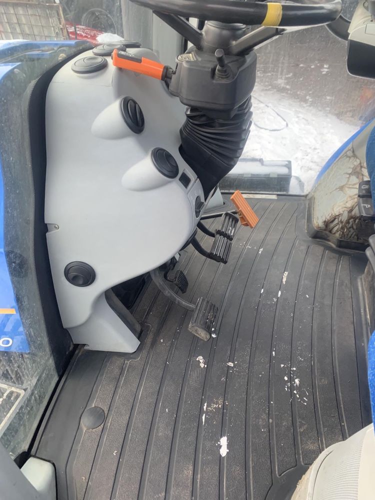 Трактор New Holland з ПДВ 8.390 2012 год Case 340