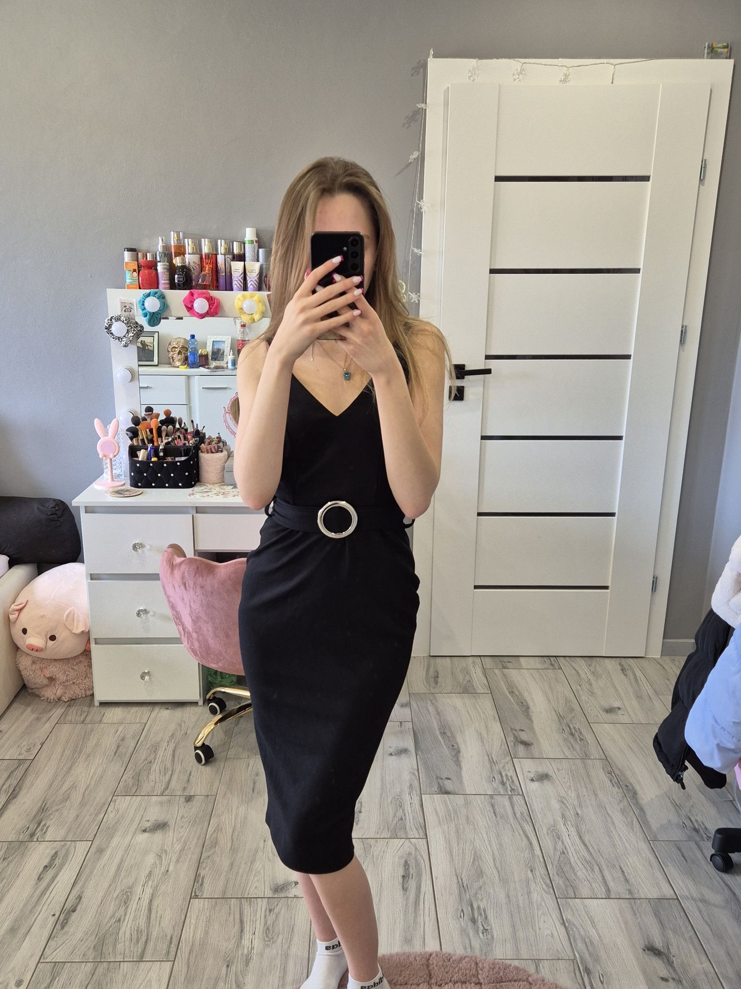 Dopasowana elegancka sukienka midi S/M