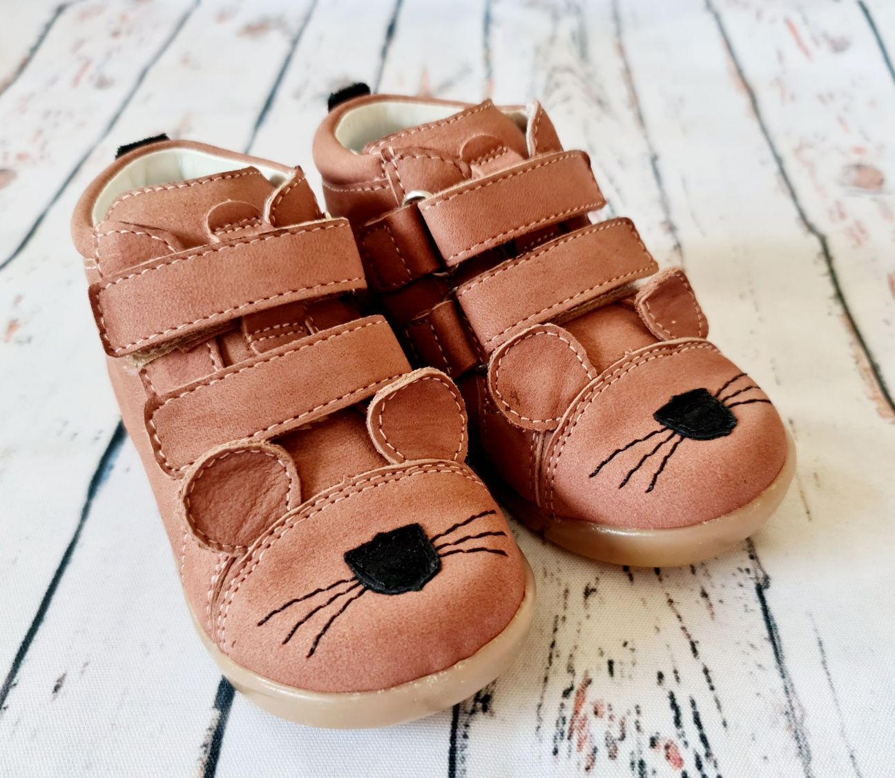 Wyprzedaż buty MIDO, r. 18
