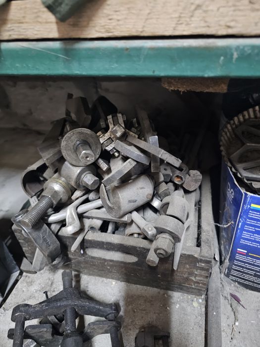 Токарні інструменти