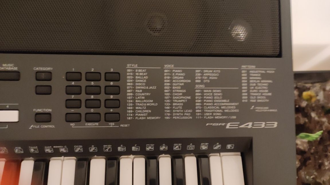 Keyboard Yamaha Psr e 433