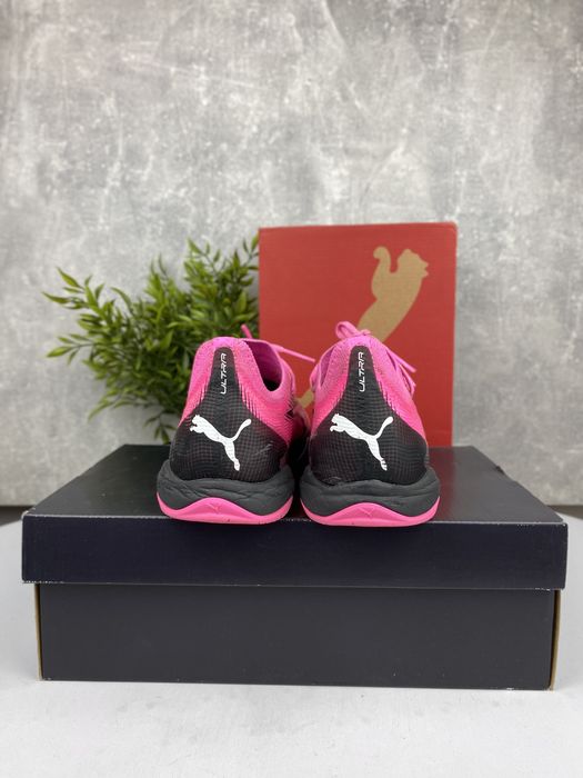 Buty piłkarskie halowe Puma Ultra Ultimate Court r. 42,5
