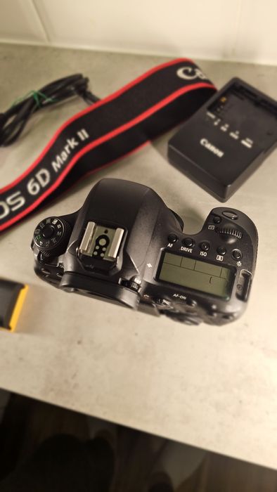 Canon EOS 6D Mark II w Bardzo Dobrym stanie