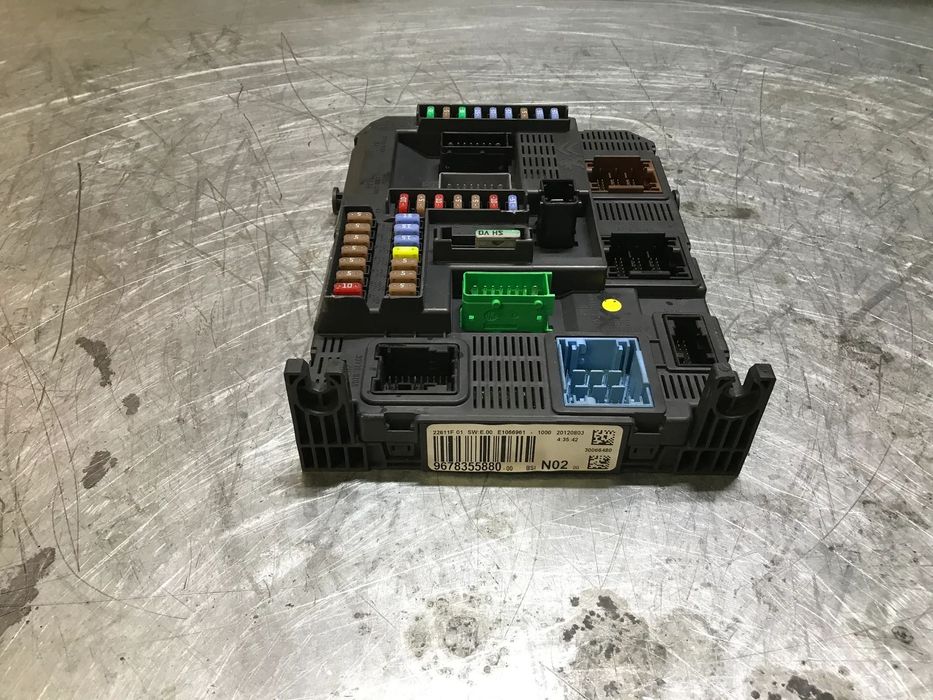 BSI / CAIXA DE FUSIVEIS PEUGEOT 208 2012-2019 9678355880