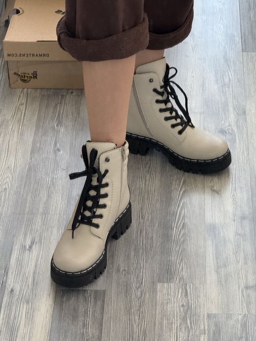 бежеві зимові черевики Rieker