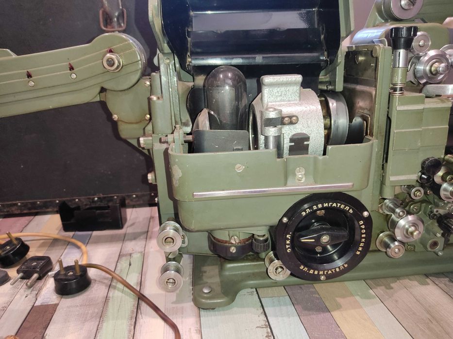 кинопроектор Украина