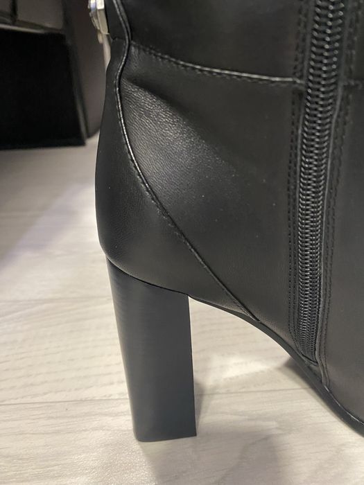 Продам шкіряні чоботи