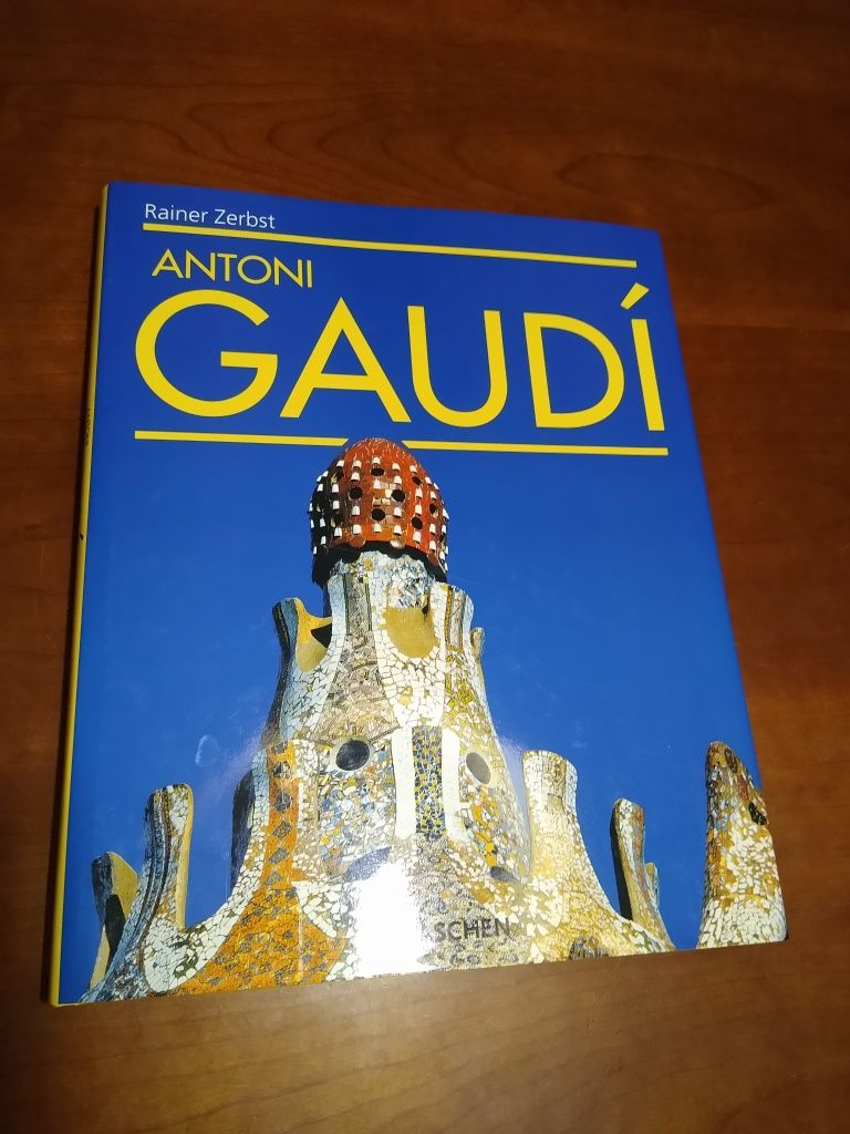 Livro de Antoni Gaudí  - Rainer Zerbst