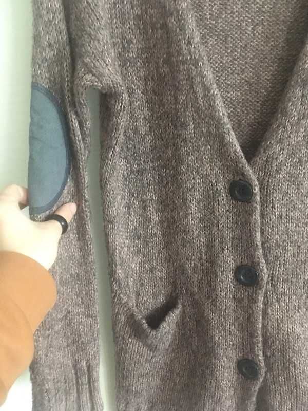 Sweter rozpinany kardigan z kieszeniami naszywki grunge