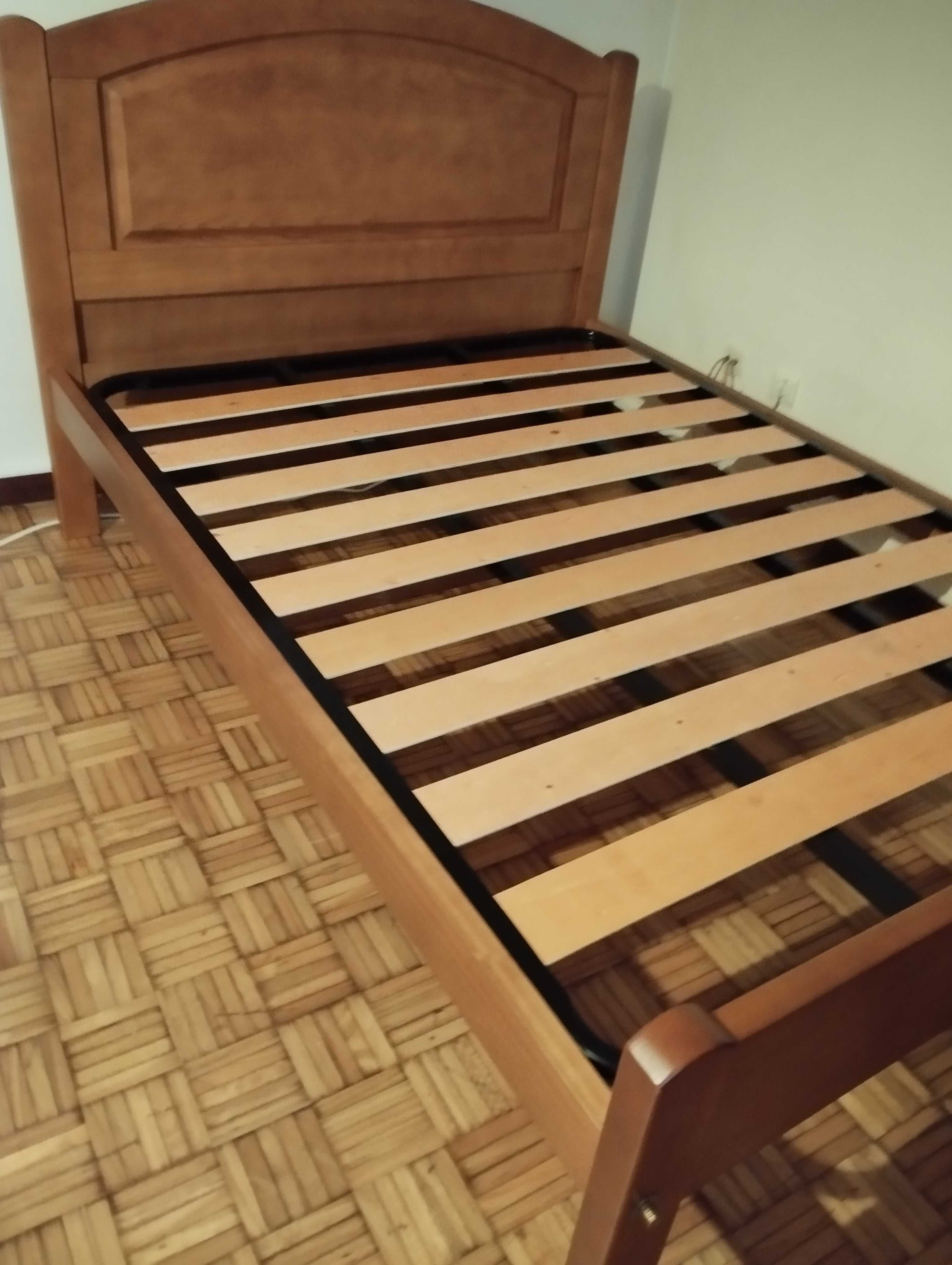 Cama madeira massica