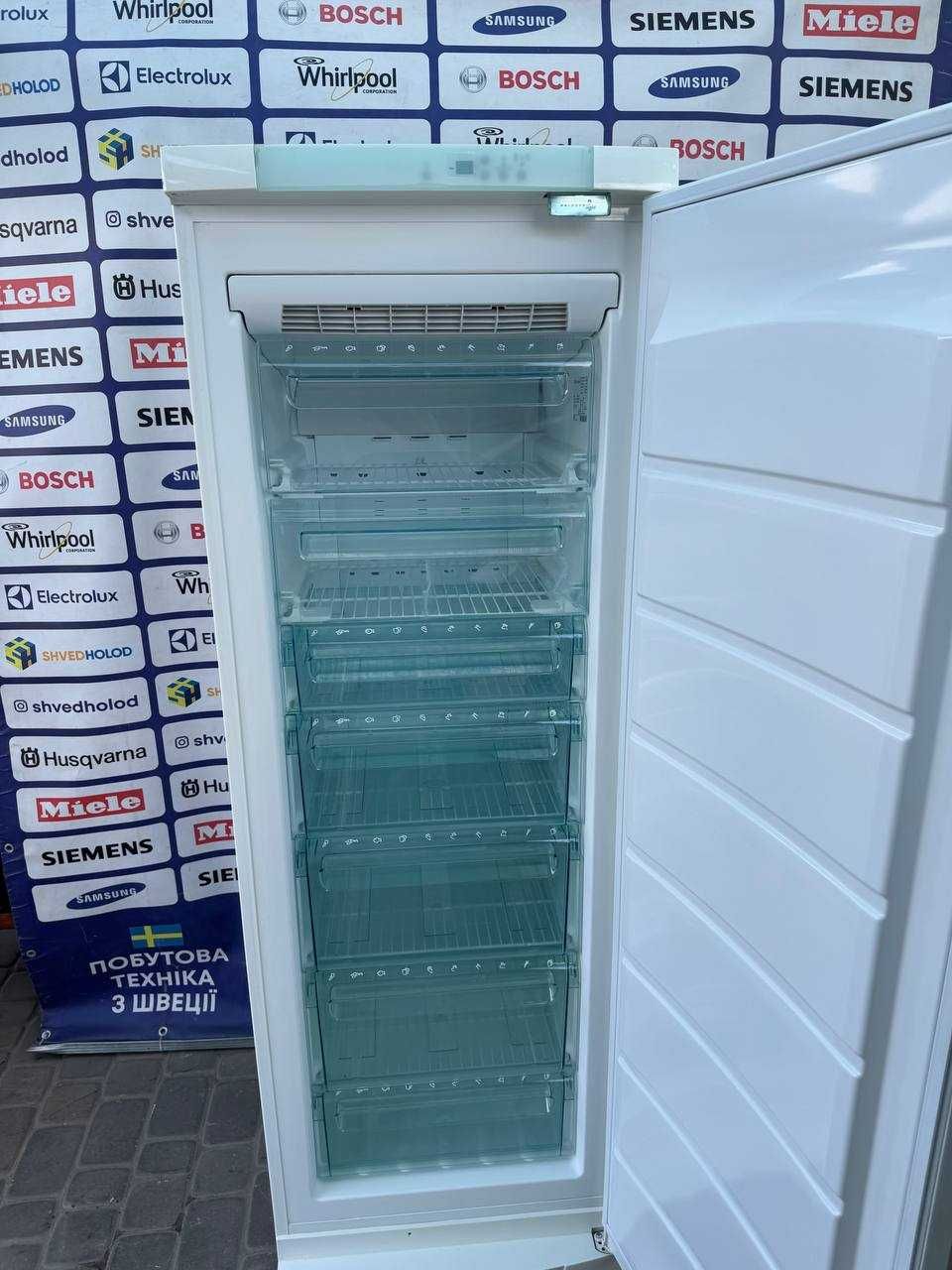 Морозильна камера б/в Electrolux NoFrost #05039