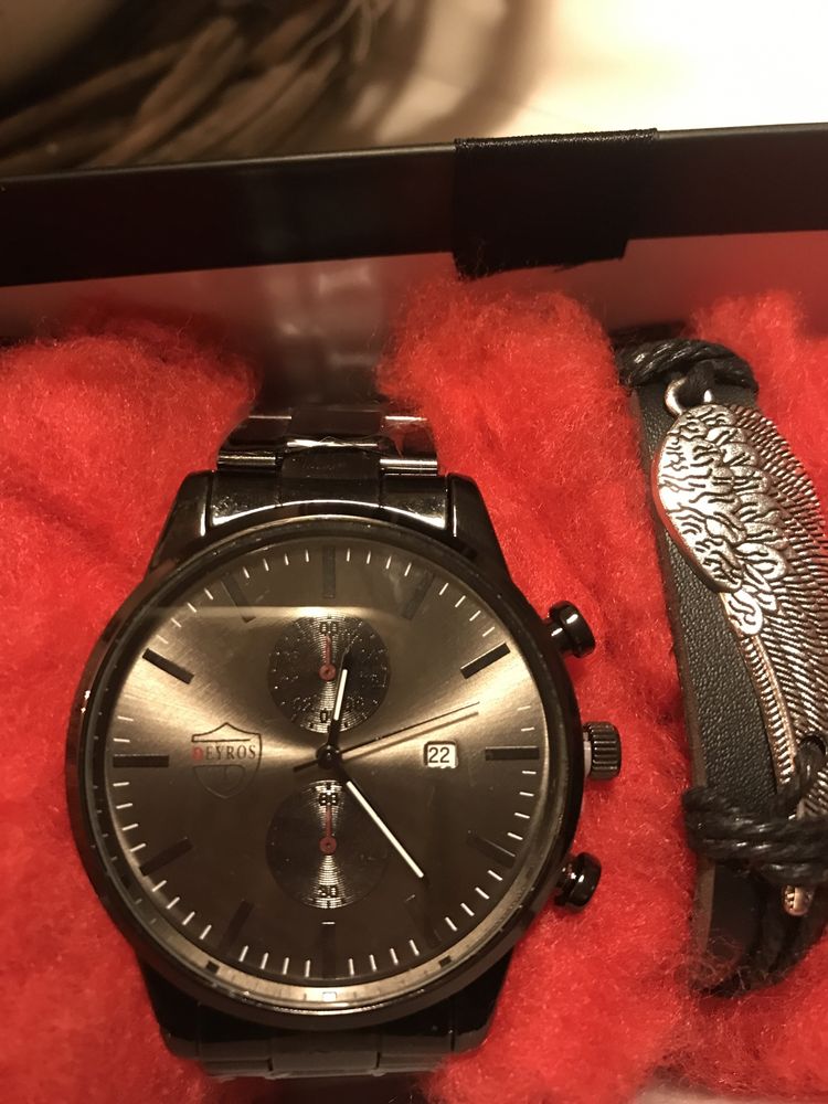Nowy zestaw męski zegarek z bransoletka i naszyjnikiem