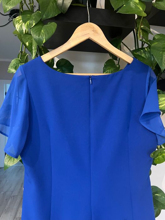 Niebieska sukienka wizytowa