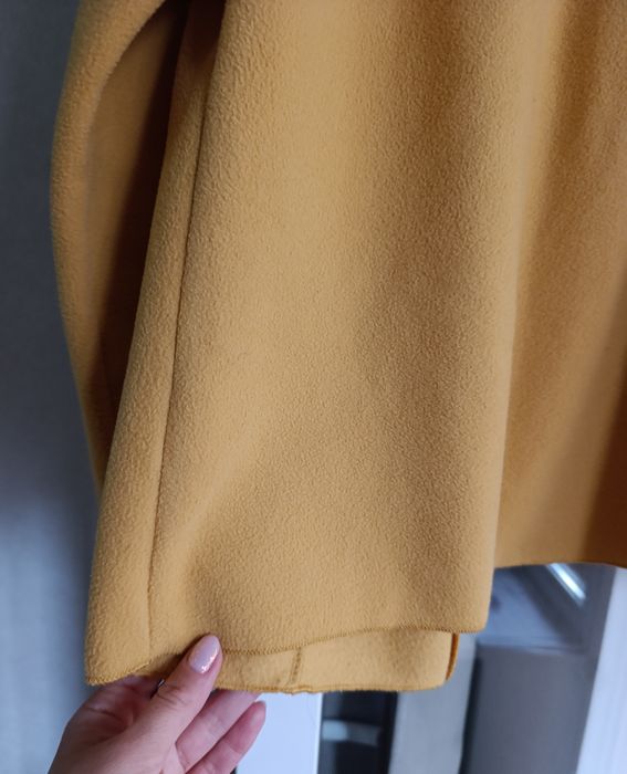 Продам м'який піджак бананового кольру