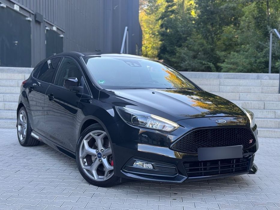 Ford Focus 2.0d 185PS ST-LINE Alu 19 Recaro Xenon Perfomance