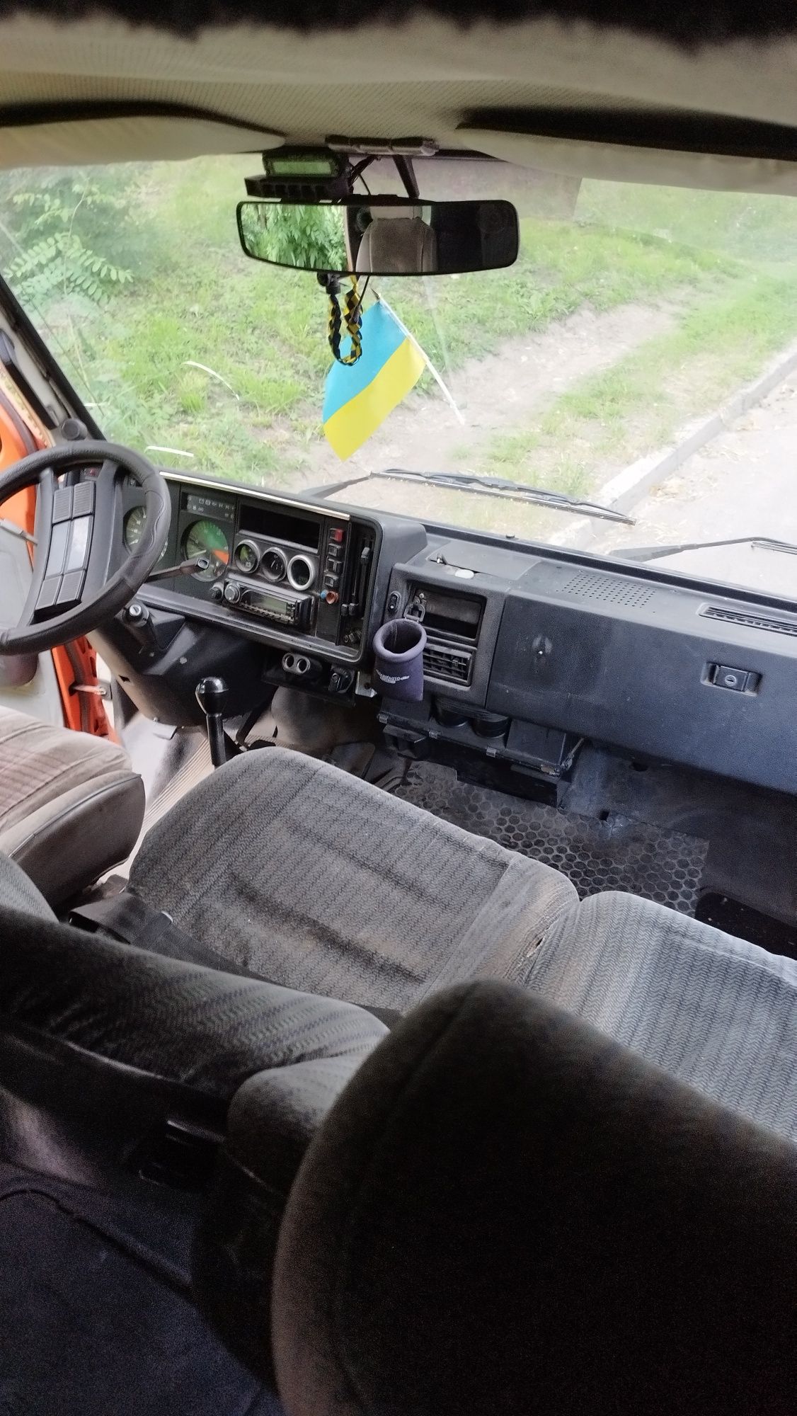 Продам бус  LT28 1987 р 2.4 tdi