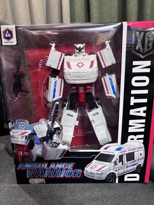 Трансформер робот швидка допомога