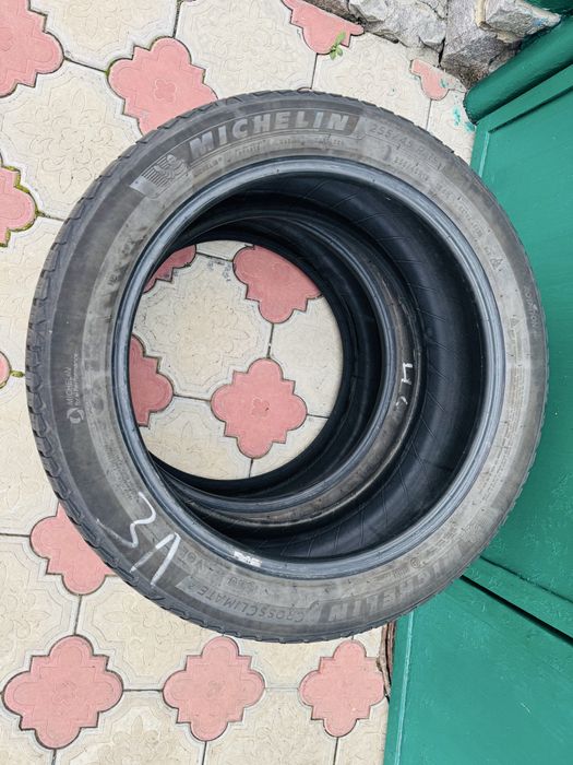 Шини разноширокие michelin cross climate 2 r 19 лето