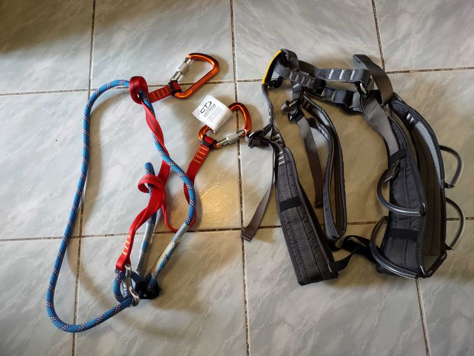 Zestaw wspinaczkowy via ferrata (lonża + uprząż wspinaczkowa)