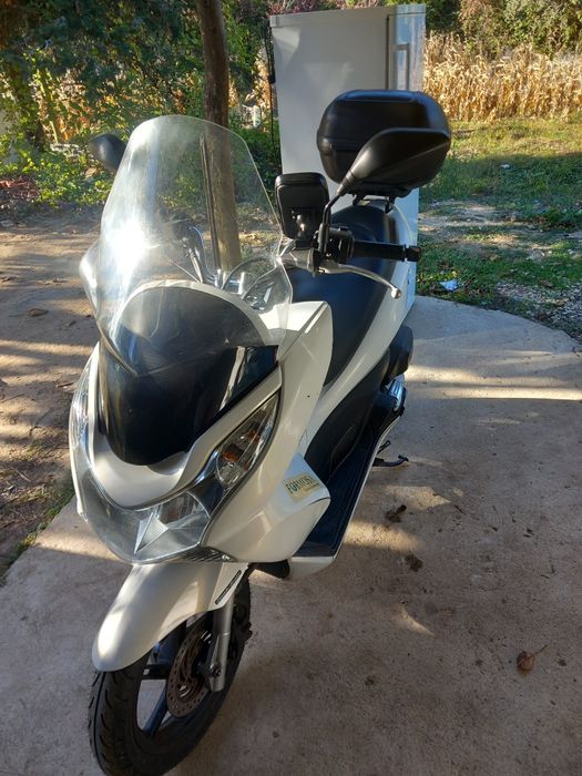 Moto pcx 2012  troco em carro gasóleo