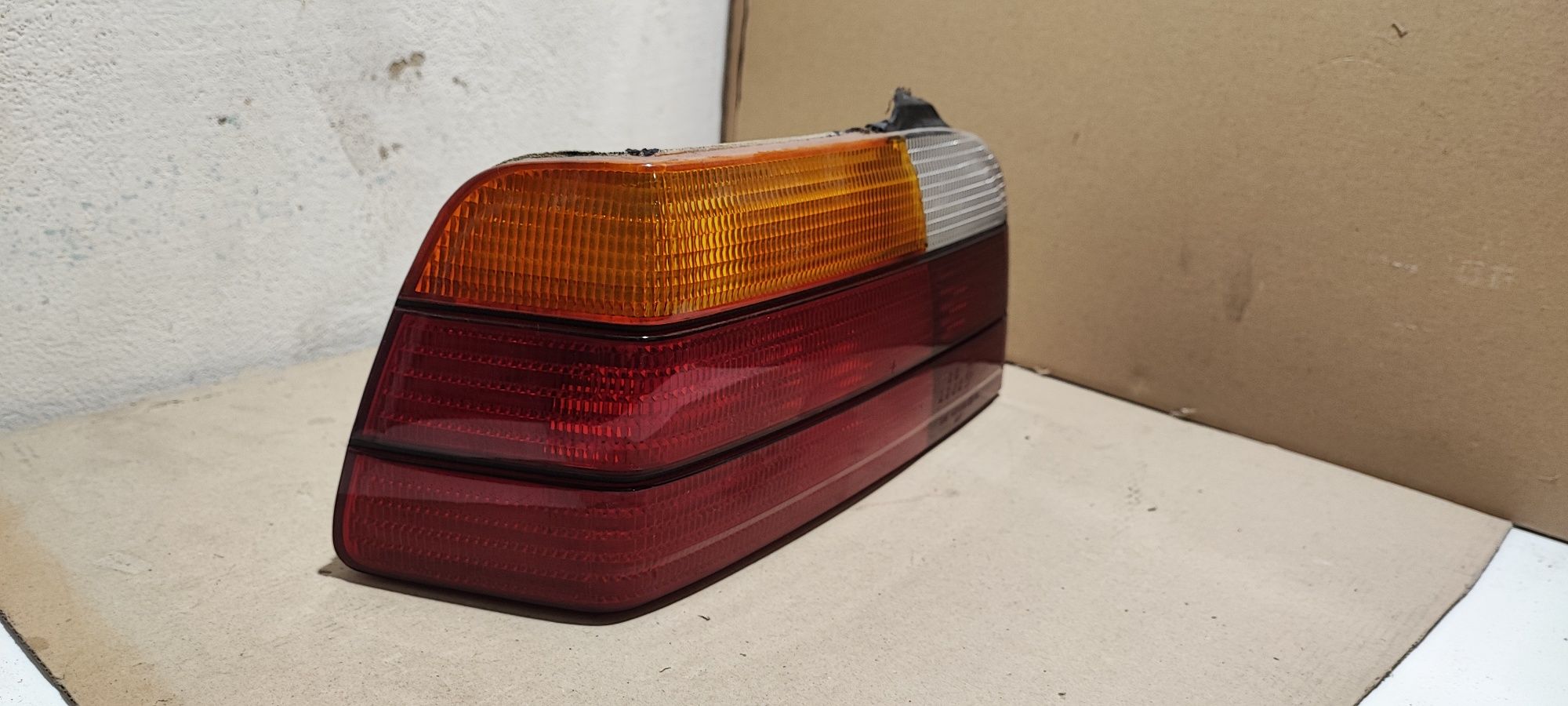 BMW E36 Coupe/Cabrio Lampa Lewy tył Oryginał OE Pomarańczowa