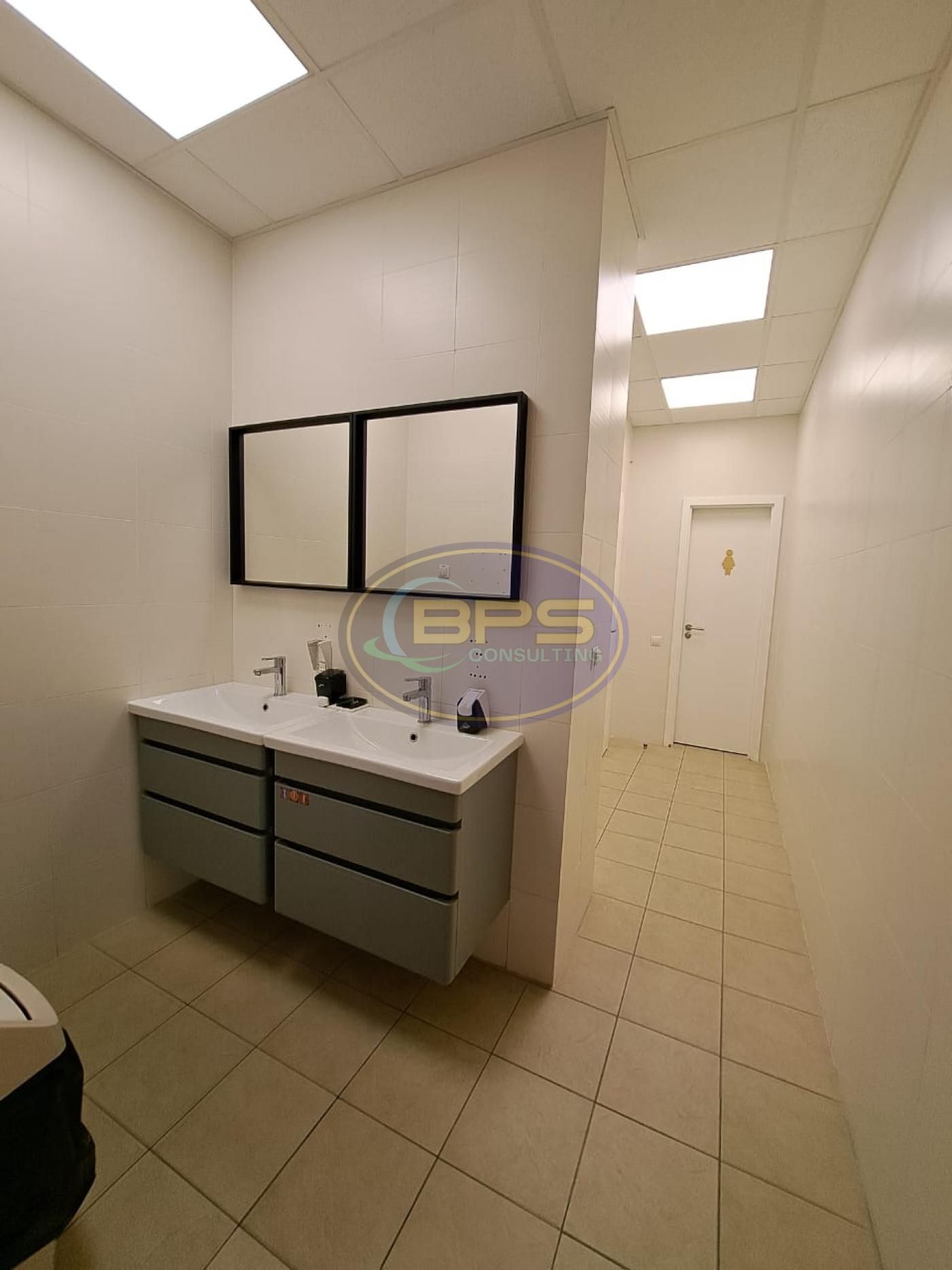 Преміальне офісне приміщення в центрі — 500 м²