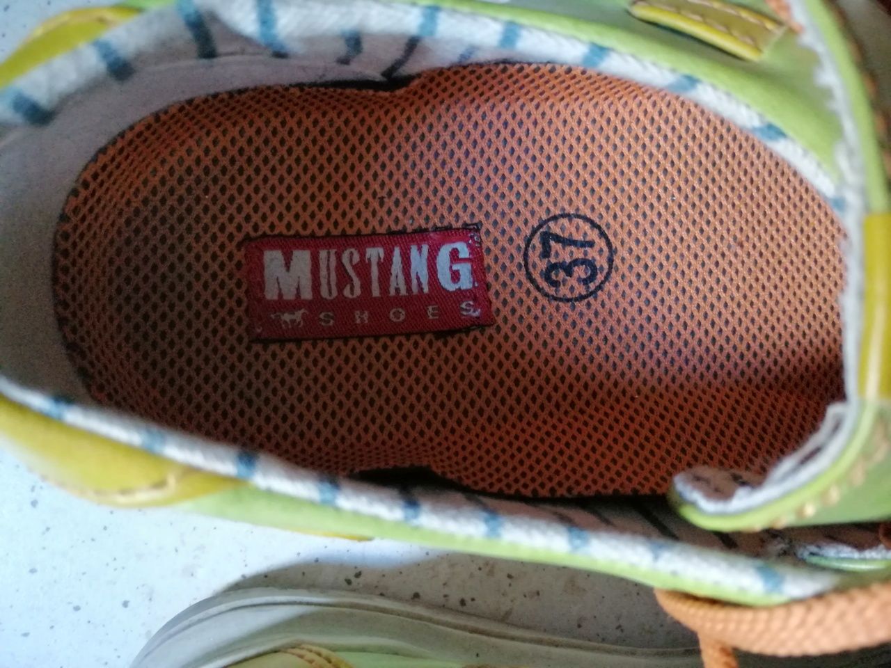 Buty Mustang 37