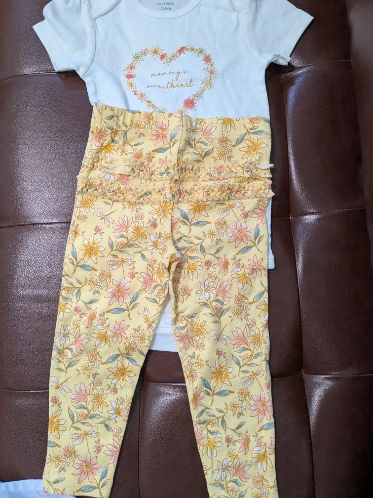 Продам дитячій костюм Carter's
