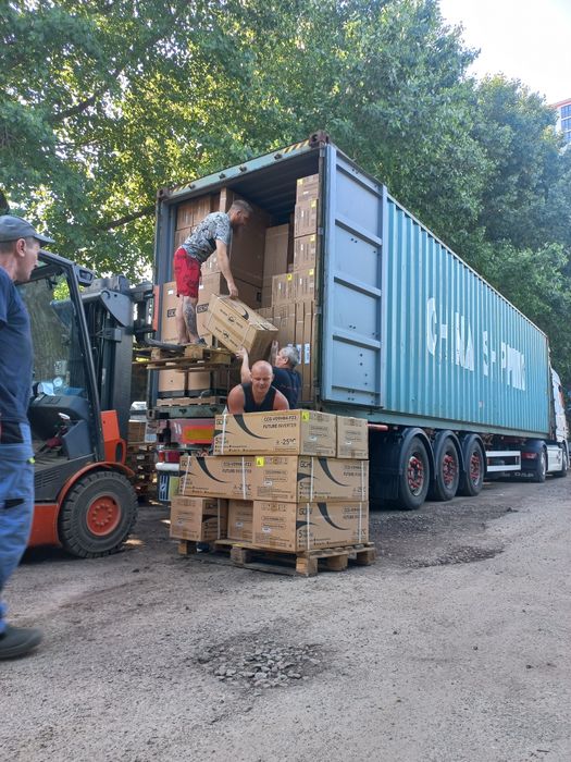 Вантажники Київ / Грузчики / Послуги вантажників / Услуги грузчиков