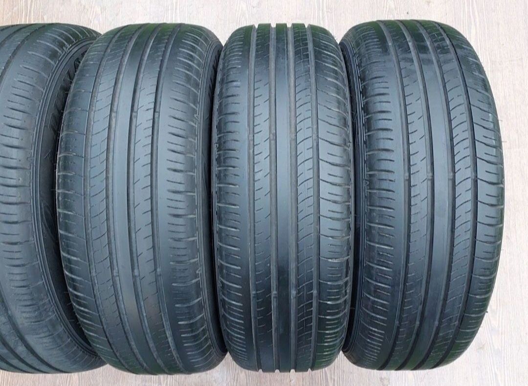 Шини 4шт r17  215-60  Dunlop  2022рік