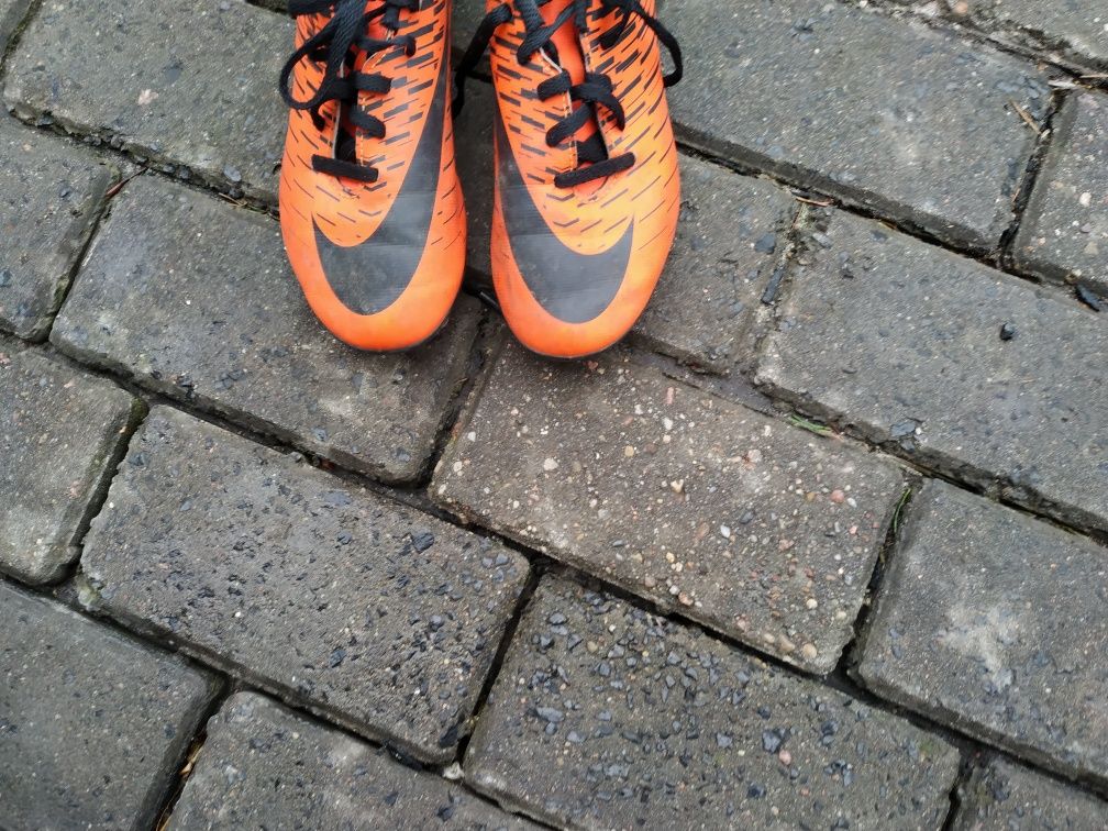Korki i halówki dziecięce Adidas i Nike