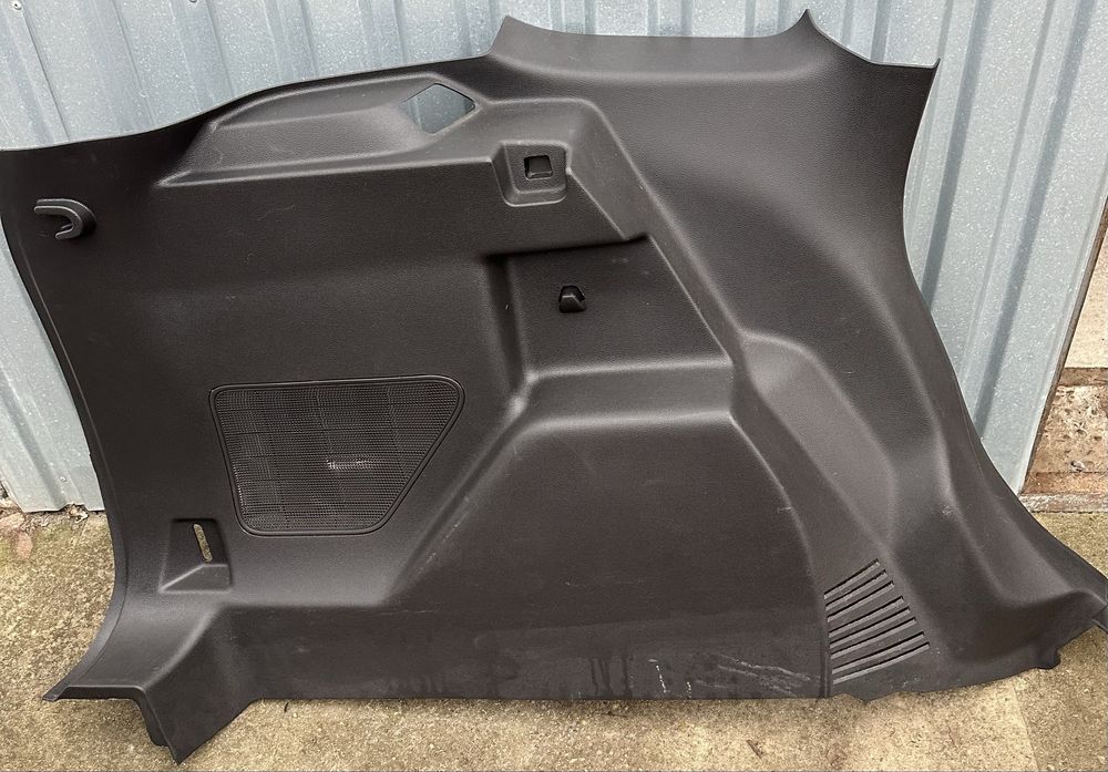 Обшивка кришки (двері) багажника Escape III, CJ5Z7831013BA