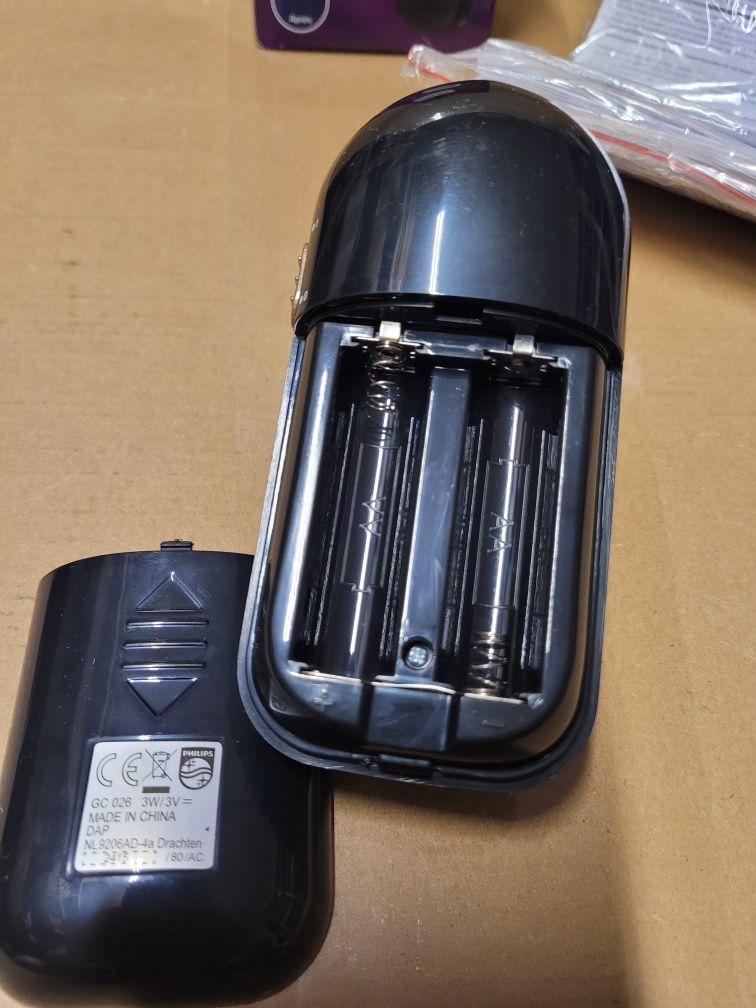 Golarka do ubrań Philips 3W/3V baterie AA
