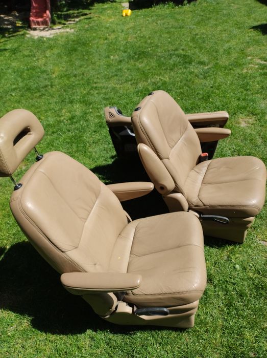 Nisan Micra k 10  chrysler voyager i Grand Voyager 3.3 3.8 1996 do 200