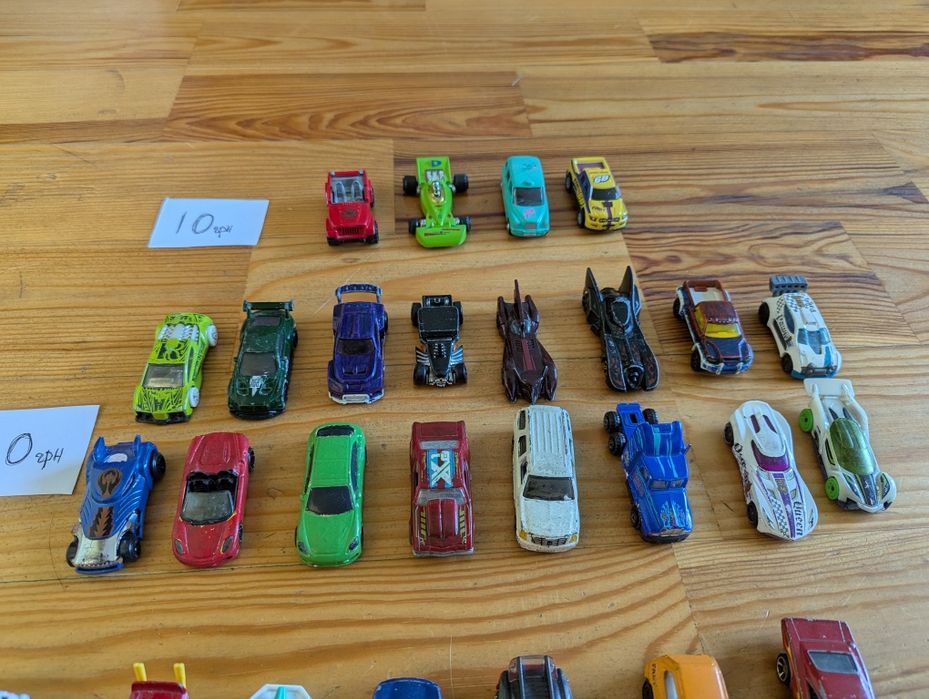 Машинки 1/64 частина хот вілси.