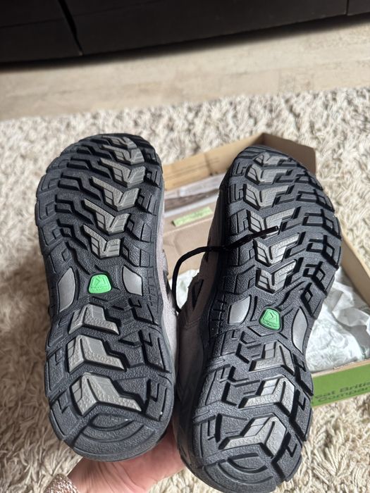 Трекінгові кросівки, нові