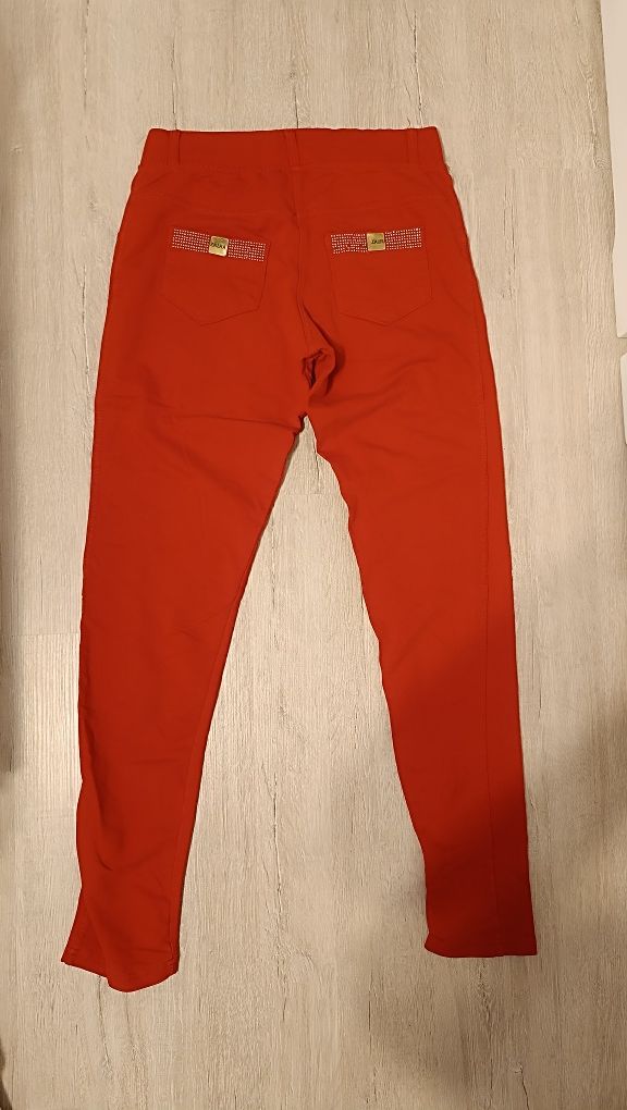 Czerwone spodnie dla dziewczynki, wymiary w opisie